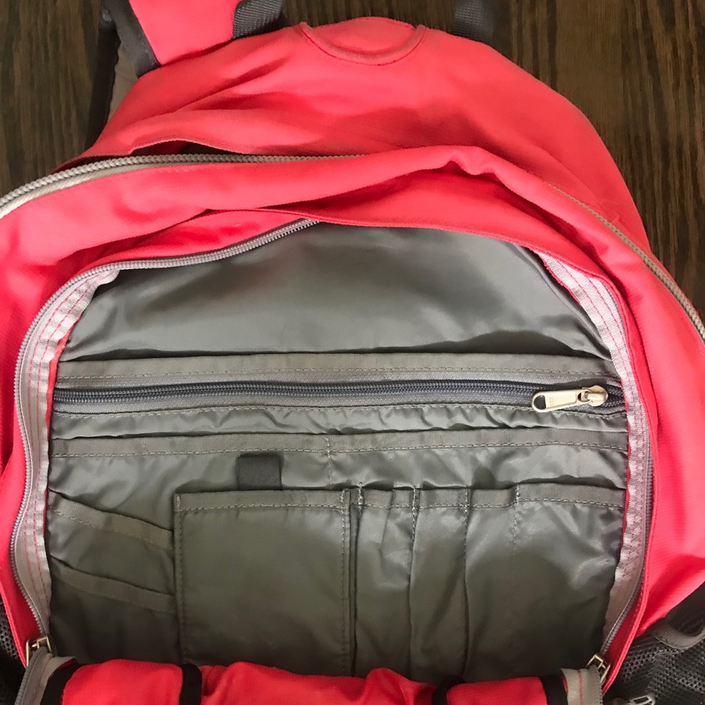 North Face Recon Backpack - Picture 4 of 5